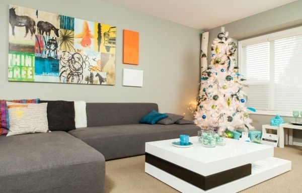 modern-living-room-christmas-tree