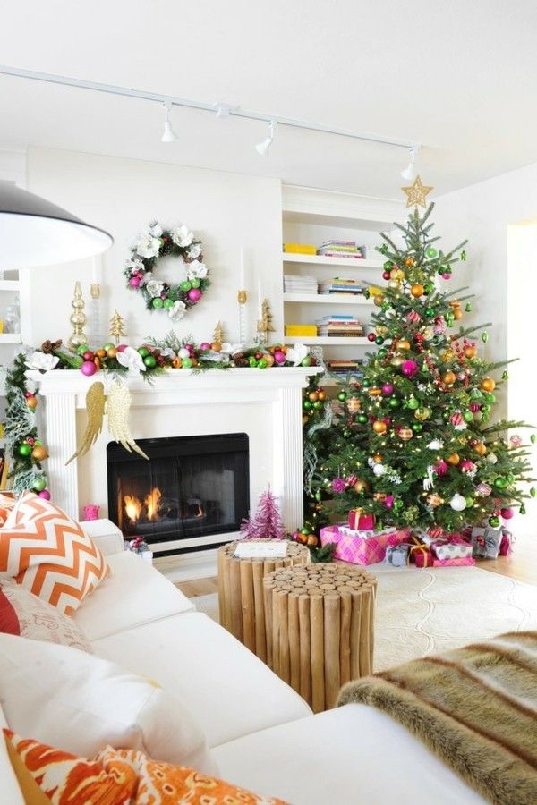 modern-living-room-christmas-decoration-fireplace