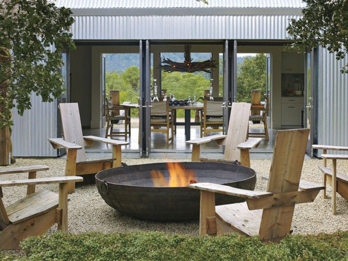 bowl-shaped-fireplace-made-of-metal