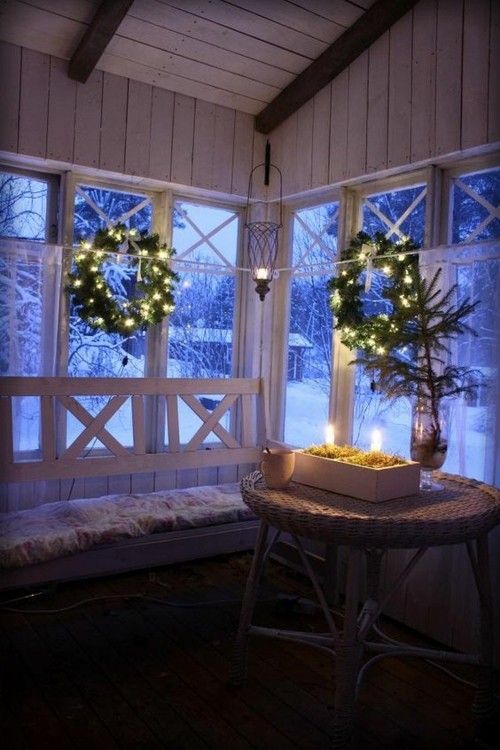 christmas wreath-window decoration-christmas lights