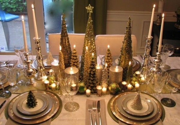 christmas-table-gold-and-silver-shine-christmas-decoration-candles-candlesticks-i