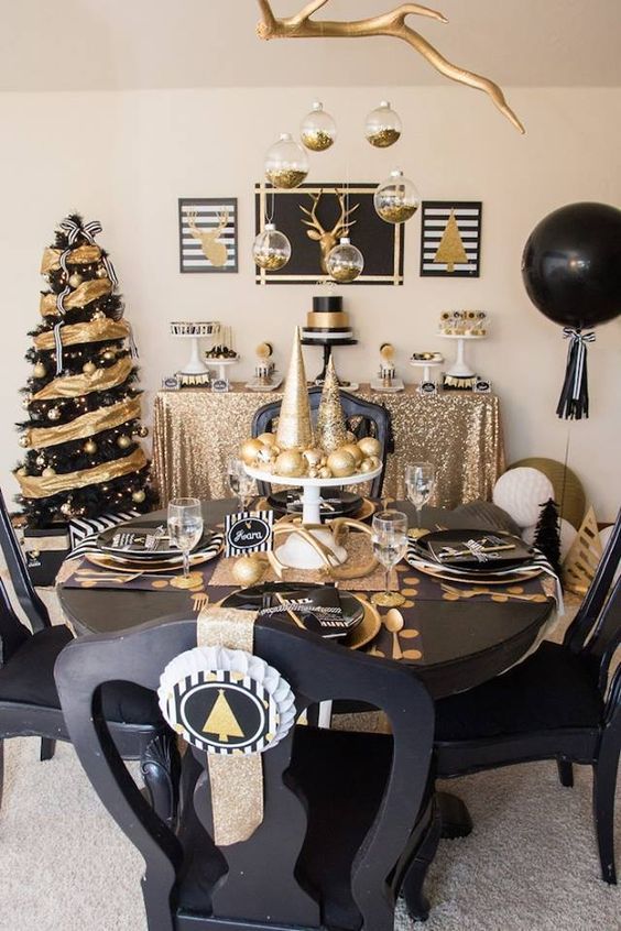 black-gold-shine-accents-glitter-christmas-table