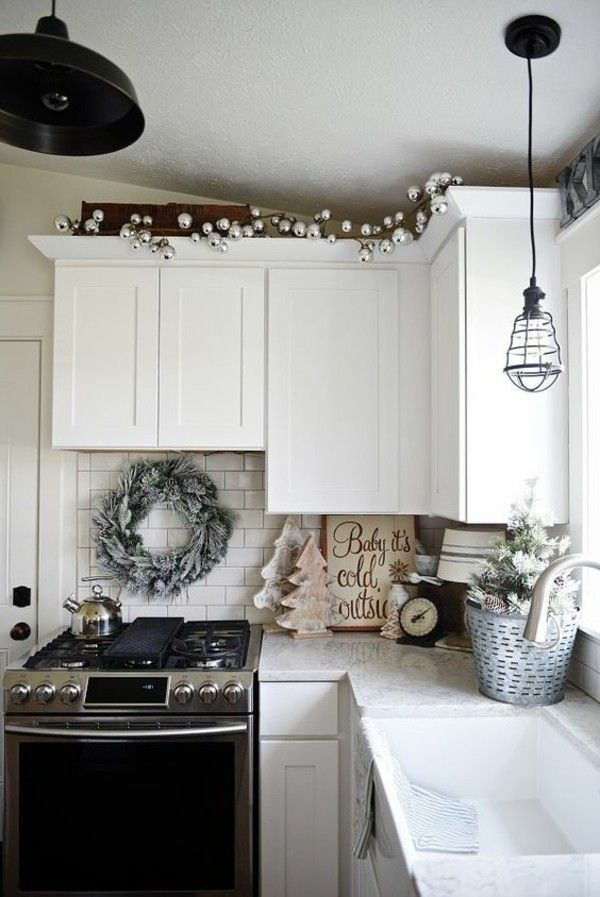 subtle-decoration-black-and-white-kitchen