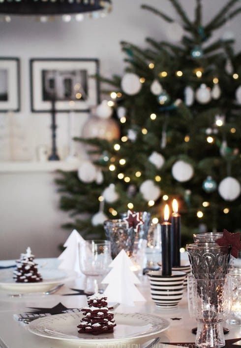 christmas-decoration-table-in-black