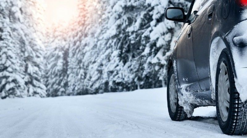 auto-fahren-im-winter-ist-eine-echte-herausforderung-fur-alle-autofahrer