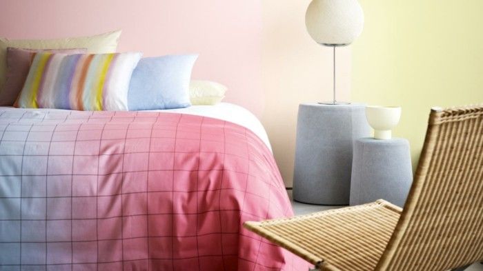 bed-throws-and-pillows-created-a-cozy-atmosphere-in-the-room