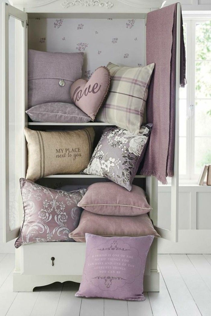 pillows-give-the-bedroom-a-romantic-and-cozy-flair-at the same time