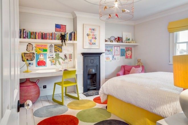 The-children's-room-looks-multifunctional-and-motley