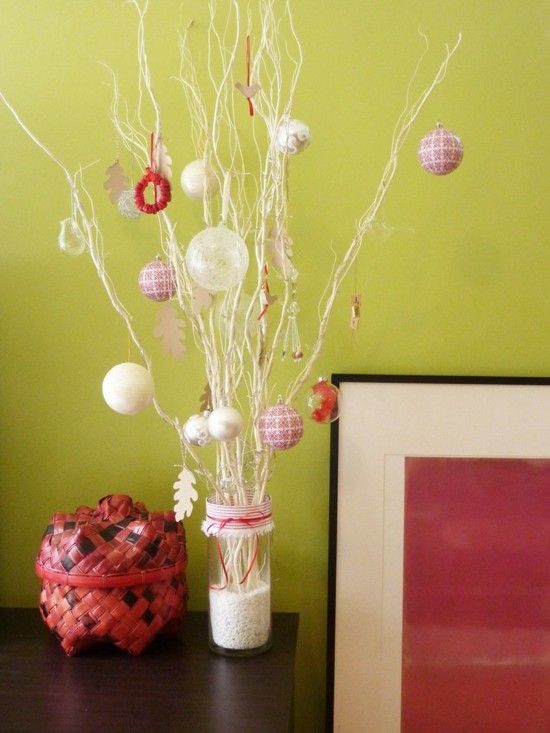 twigs-white-christmas-balls-decently-living room