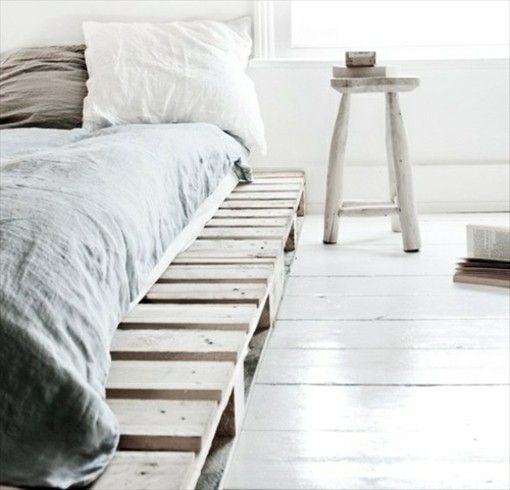 Bett aus paletten – eine praktische diy idee für umweltbewusste ...