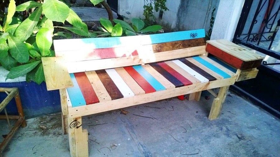 Garden bench pallet rainbow design
