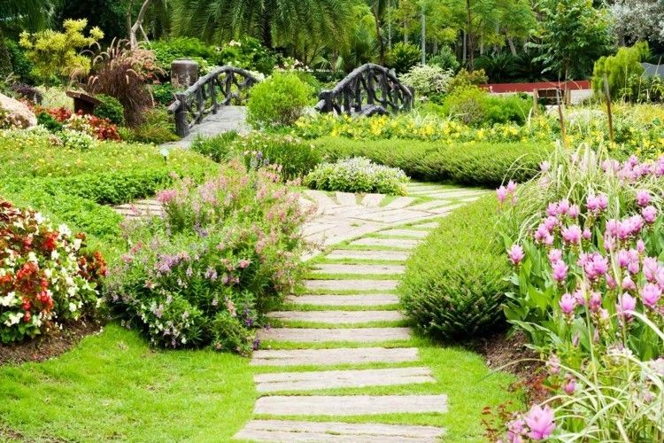 Gartengestaltung Schönheit der Natur Natursteinplatten