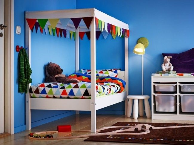 idea-for-the-children's-room-design-blue-walls