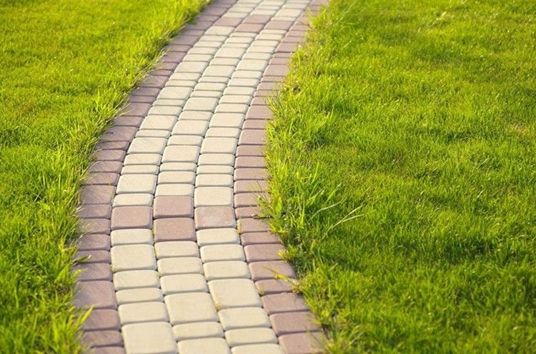 Ideas for creating garden paths create a meandering path