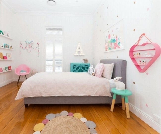 nursery-girl-furnishing-decorating
