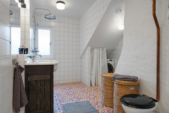 Badezimmer auf dem Dachboden Eklektik Elemente