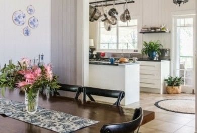 Gemütliches Esszimmer für Ihre Mahlzeiten im Familien- und ... Gemütliches Esszimmer für Ihre Mahlzeiten im Familien- und ...