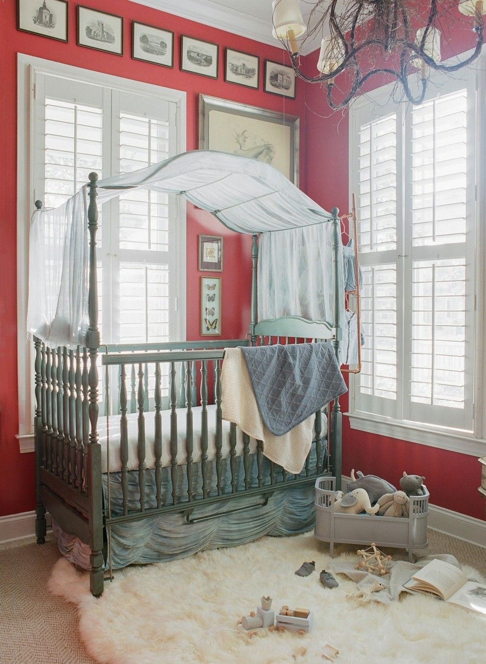 Babyzimmer einrichten gestalten schöner Look Gitterbett