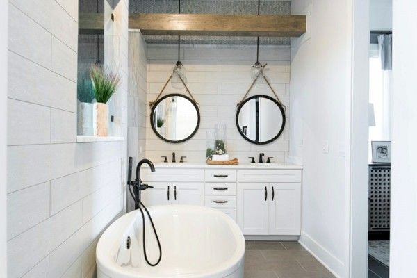 Badezimmer rundes Waschbecken weißes Bad Holzbalken