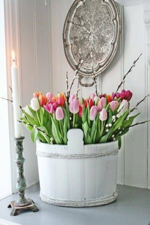 Dekorieren im Vintage Stil farbenfrohe Tulpen
