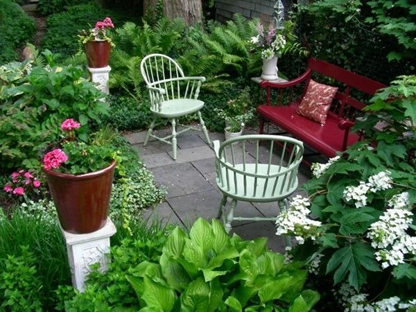 Grüne und farbenfrohe Gartenpflanzen Garten Design Deko Ideen