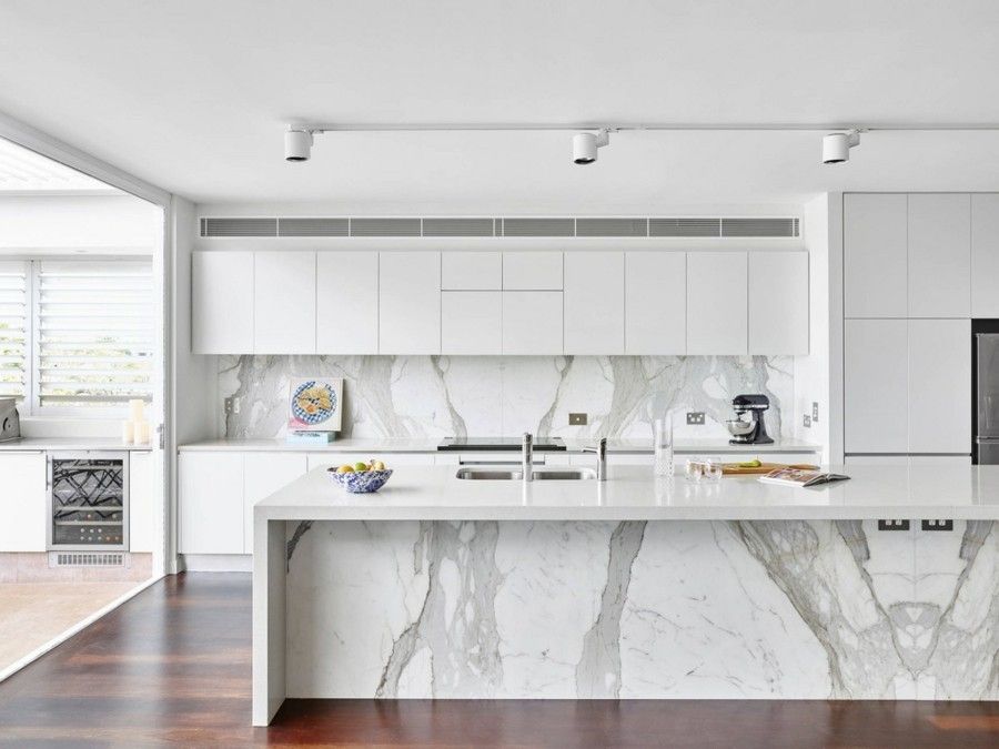 futuristisches Design Marmor Kücheninsel moderne Küche weiß grau
