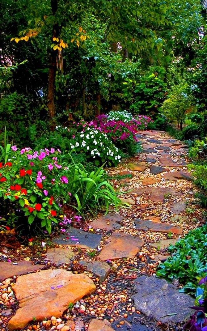 Gartengestaltung Ideen Gartenwege anlegen Steinplatten