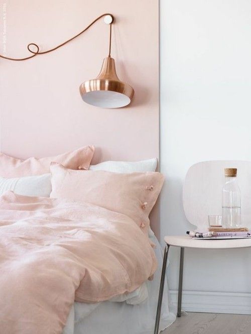 Schlafzimmer romantisch gestalten rosa weiß