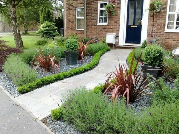 Vorgarten Gestaltungsideen Weg zum Haus leicht geschwungen beiderseits bepflanzt