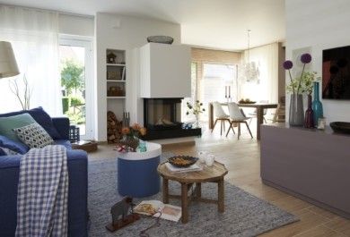 Wohnzimmer mit hoher Decke sorgt für Luxusgefühl