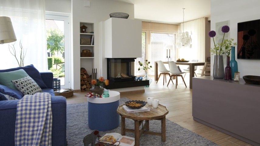Wohnzimmer mit hoher Decke sorgt für Luxusgefühl - Trendomat.com