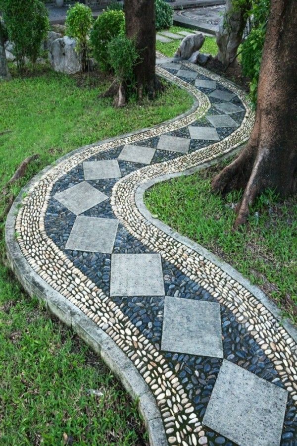 Gartenwege stilvoll anlegen und viel Ästhetik draußen bewundern