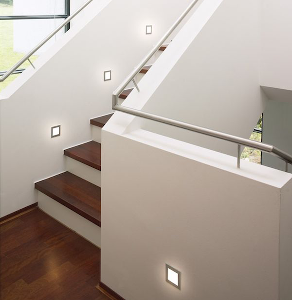 Eingebaute LED Strahler Treppenhaus