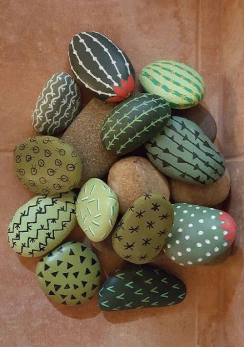 Steine bemalen schlichte Muster verschiedene Nuancen Grün