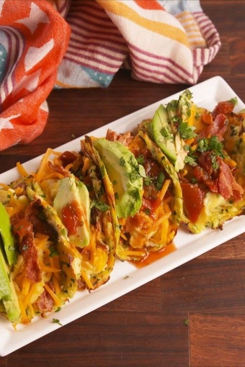 Taco Shell Packung mit Zucchini Gemüse gefüllt Low Carb