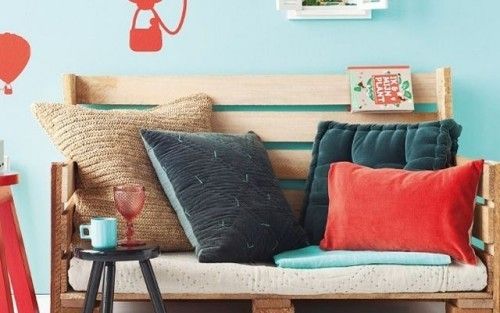 palettenmoebel sofa europaletten bauen kissen deko ideen