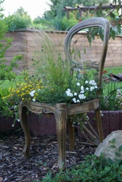 rustikale Gartengestaltung Ideen Blumen Holzzaun