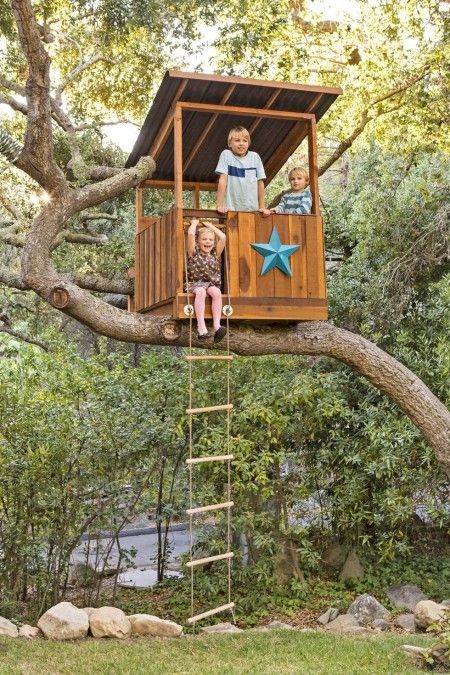 DIY Ideen Hinterhof ein Baumhaus bauen den Kindern viel Freude bereiten