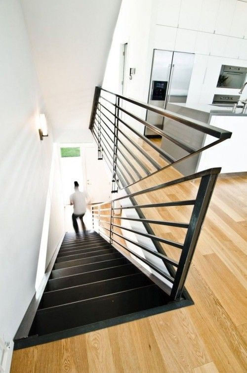 Moderne Treppen Holz und Metall im visuellen Einklang