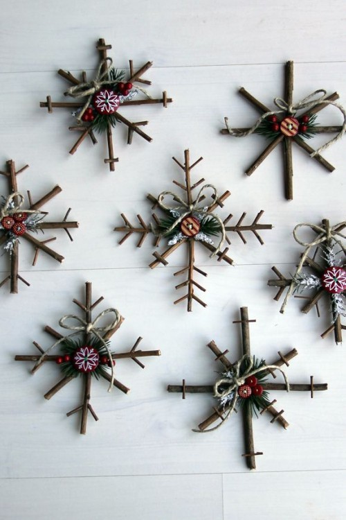 Weihnachtsschmuck basteln Schneeflocken mit rustikalem Touch