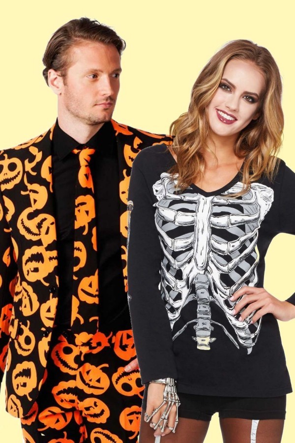 Halloween Kostüme im Partnerlook David S.Pumpkins und ein Skelett