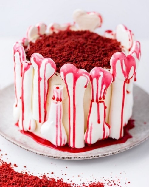 verlockende Halloween Kuchen Deko rot und weiß