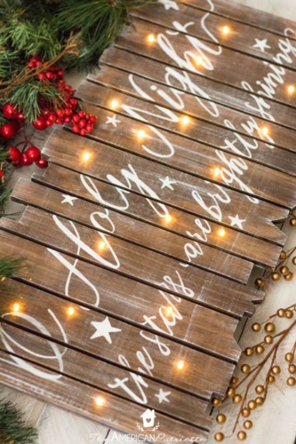 DIY Weihnachtsdeko Ideen Holzpalette Lichter Nachrichtfrohe Weihnachten