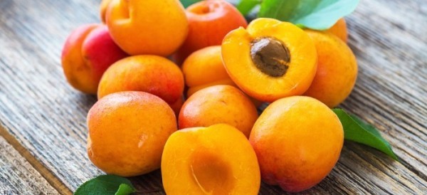 Lebensmittel nicht im Kühlschrank aufbewahren frische Früchte Pfirsiche Aprikosen