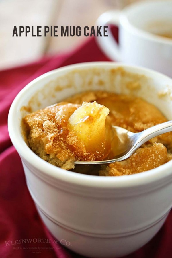 Tassenkuchen Apfelkuchen in der Tasse das beliebteste Dessert im Winter