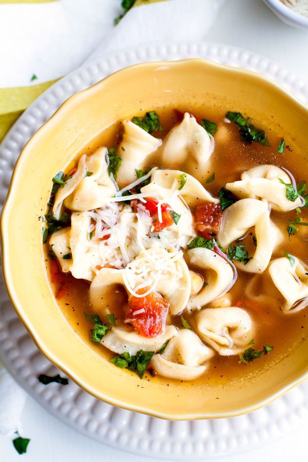 Warme Suppen im Winter Tortellini Suppe in 20 Min fertig