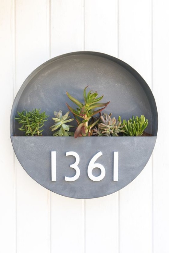 Hausnummern an modernen Häusern schönes Design beste Idee für Hausnummer und Blumenkasten