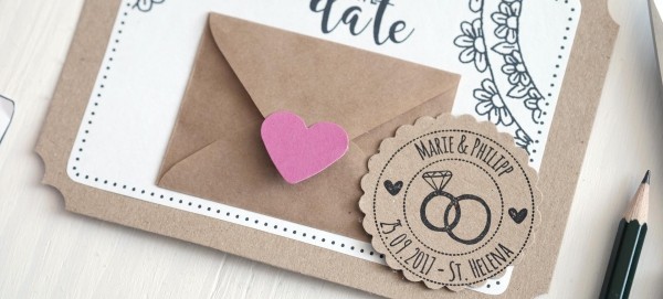 Briefumschläge personalisieren kleine Details mit Liebe dekorieren basteln mit Briefumschlägen