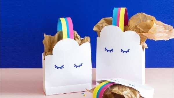 Mit Briefumschlägen basteln mit Kindern lustig dekorierte Tüten