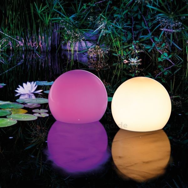 Solar light balls set the trend for the garden pond on the water surface with strong decorative effects
